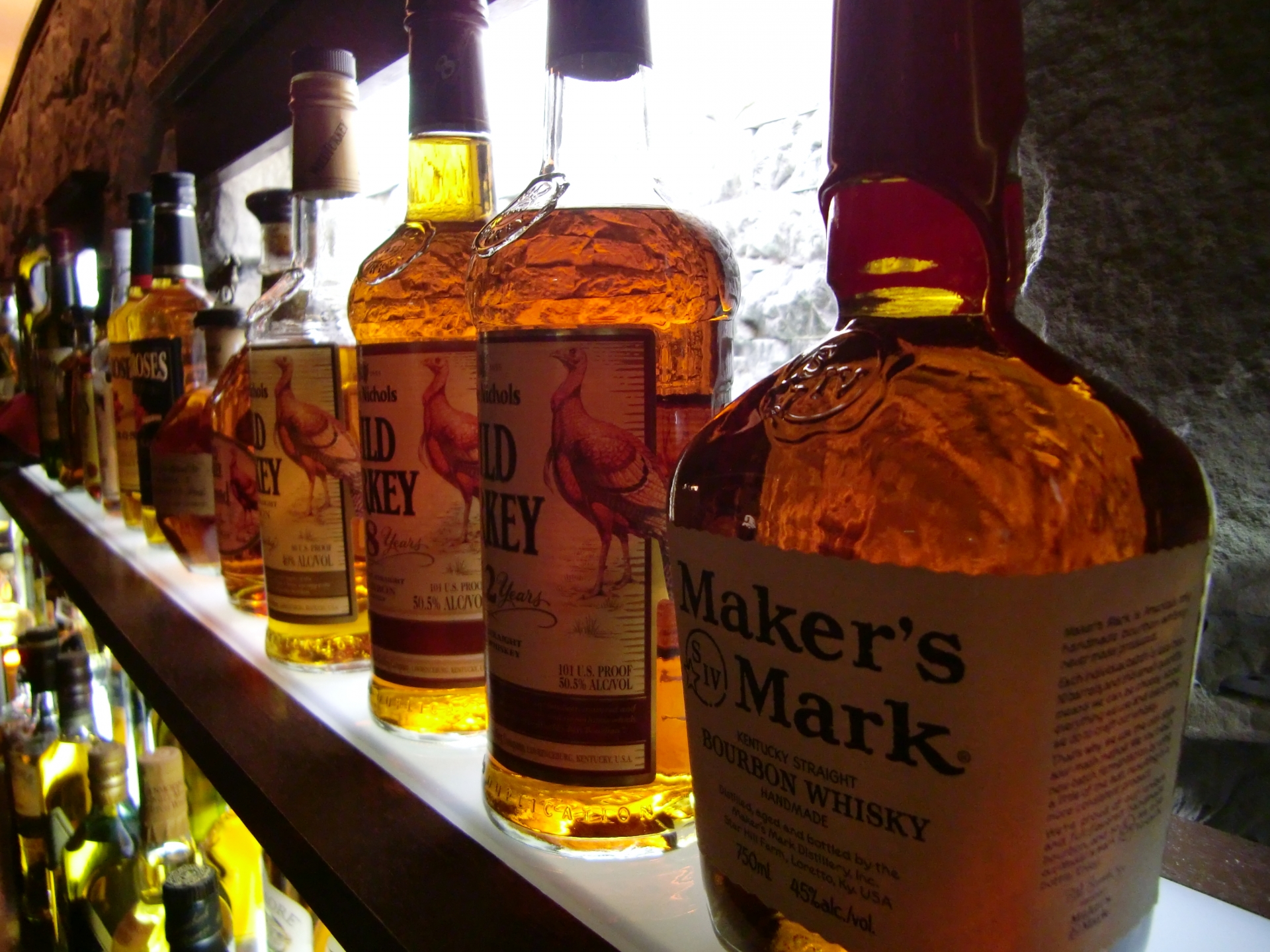 世界的なウイスキー『山崎』シリーズの全24種類を徹底網羅 